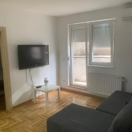 Xl Zvezdara Apartment